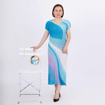 Жена плиссированное рокля Miyake, новост лятото 2023, с принтом, през цялата деколте, къс ръкав, темперамент, ежедневни рокли свободна дължина за жени